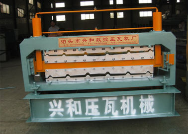 Chine Double petit pain automatique de plate-forme formant la machine pour faire le panneau en acier de toit fournisseur